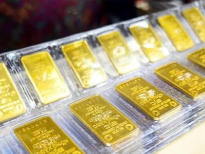 Giá vàng hôm 08/12/2025: Vàng SJC và vàng nhẫn đi ngang, nhà đầu tư nên mua hay bán?