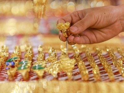 Giá vàng hôm 27/1: Vàng giảm không phanh