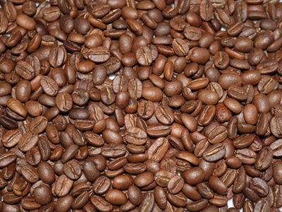 Giá cà phê hôm 22/10: Robusta về mốc 2.000 USD/tấn, trong nước dưới 44.000 đồng/kg