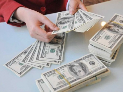 Tỷ giá USD hôm 17/4: Nhiều yếu tố hỗ trợ, đồng bạc xanh bứt phá